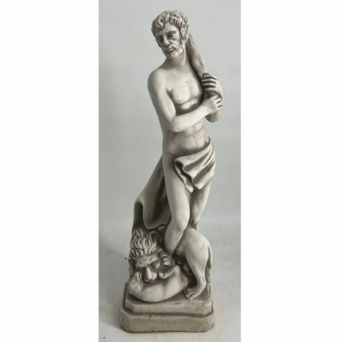 Jugendstil Garten Deko Beton Skulptur Mann und Löwe Grau H. 63 cm
