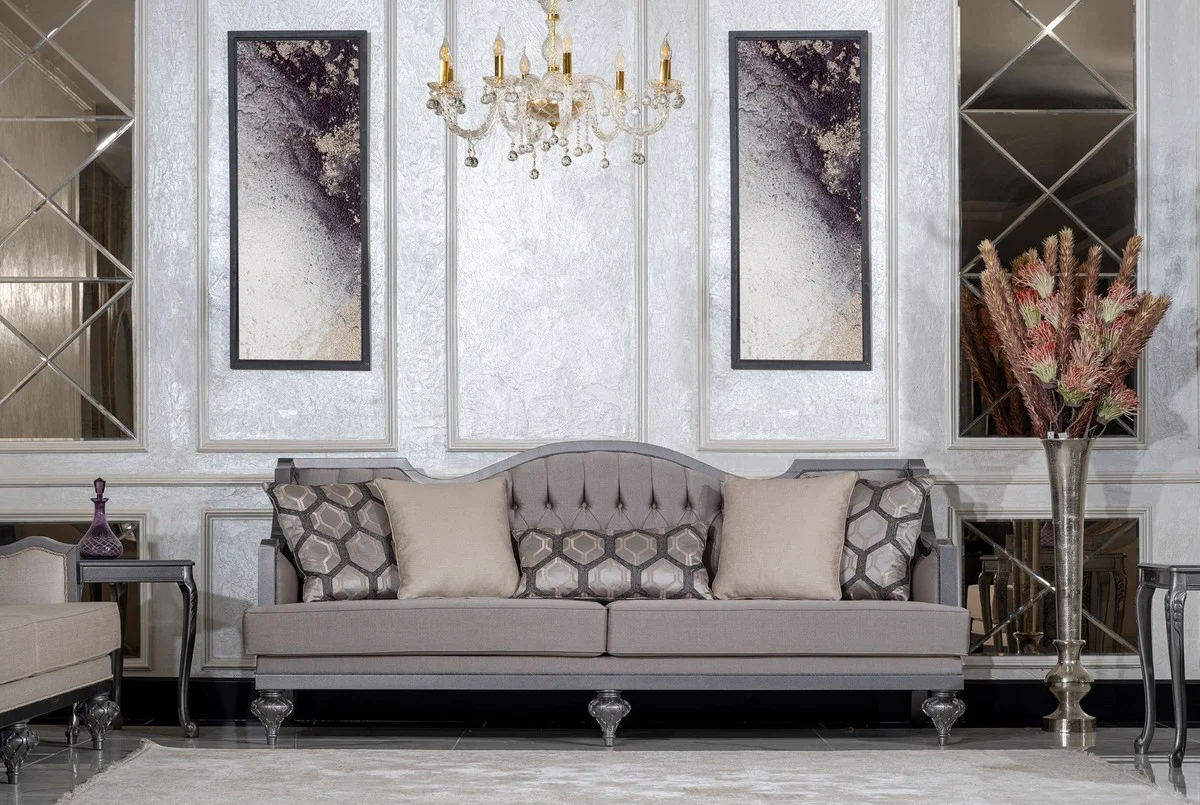 Luxus Barock Wohnzimmer Sofa Grau / Grau - Handgefertigtes Barockstil Sofa mit dekorativen Kissen - Luxus Wohnzimmer Möbel im Barockstil - Barock Möbel