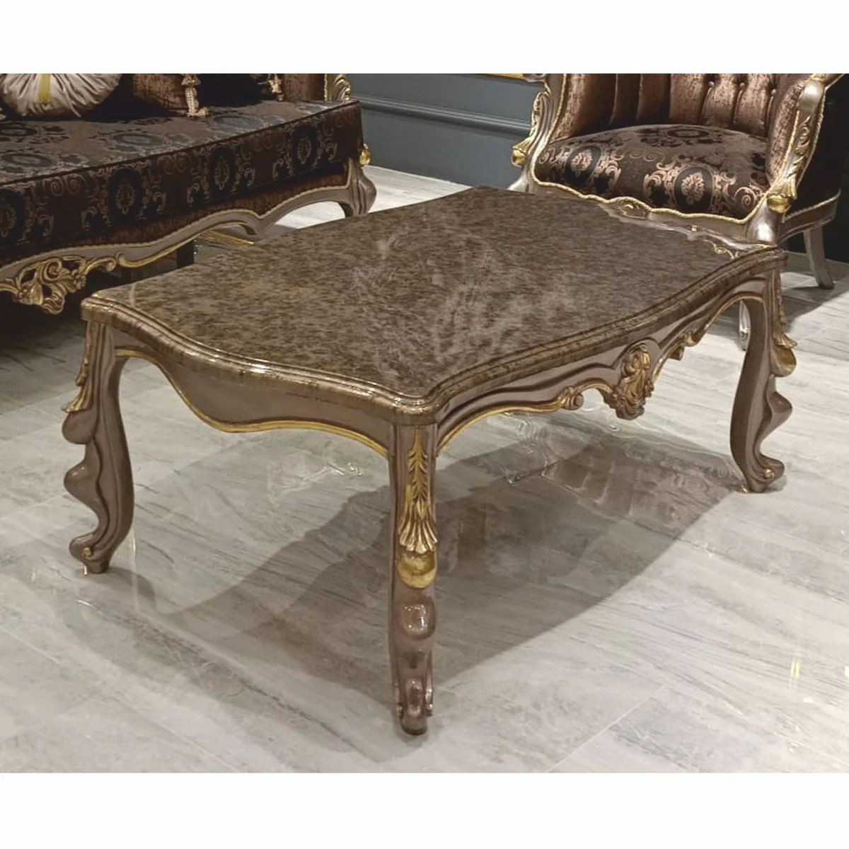 Luxus Barock Couchtisch Grau / Gold 123 cm - Barockstil Wohnzimmer Möbel