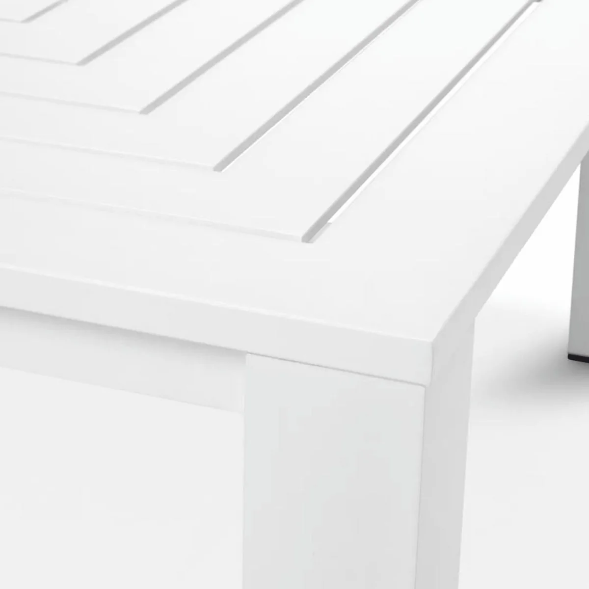 Luxus Couchtisch Matt Weiß / Schwarz 101,5 cm - Outdoor Garten Möbel