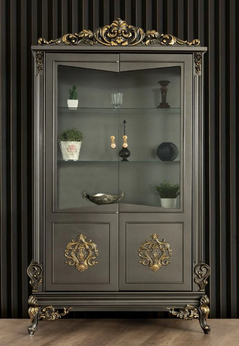 Luxus Barock Wohnzimmer Vitrine Grau / Gold 130 x 55 x H. 210 cm - Prunkvoller Barock Vitrinenschrank mit 2 Glastüren - Edle Barock Möbel