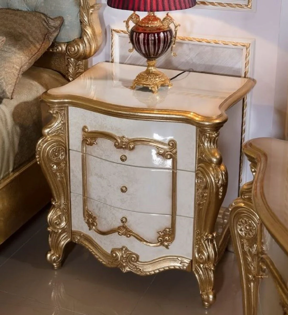 Luxus Barock Nachtkommode Weiß / Beige / Gold 75 cm