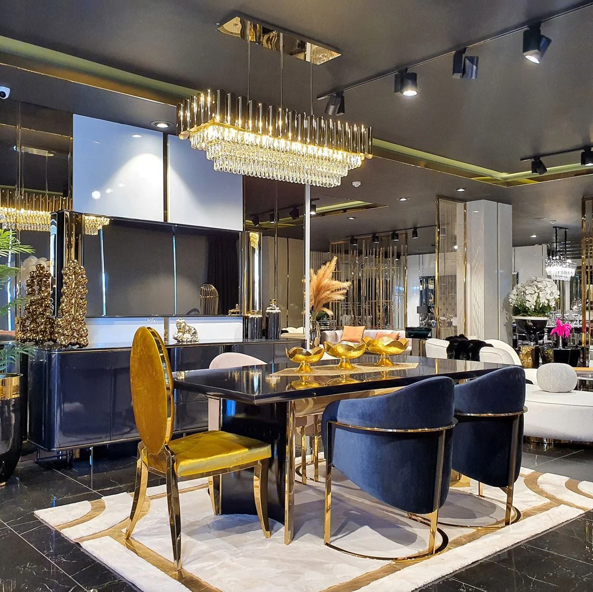 Luxus Esstisch Schwarz / Gold 200 x 100 x H. 78 cm - Moderner Esszimmertisch mit Glasplatte - Luxus Esszimmer Möbel