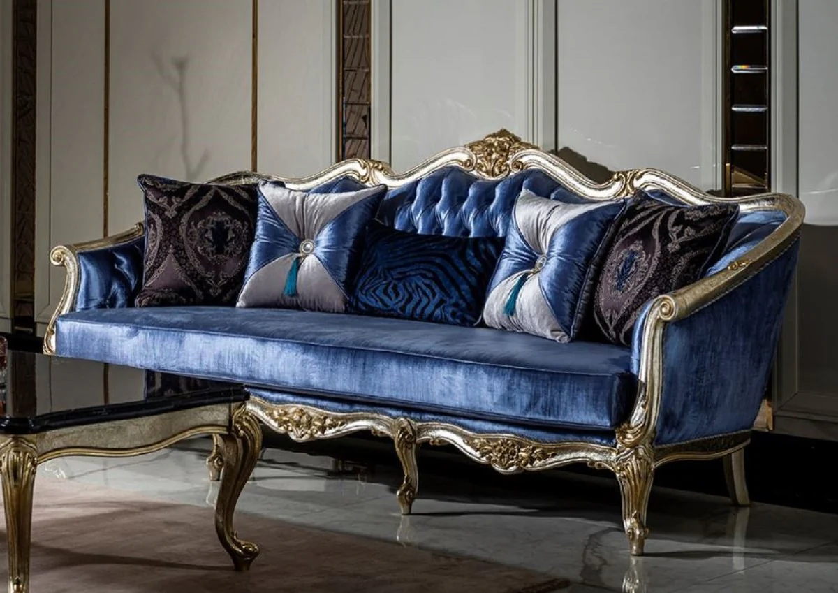 Luxus Barock Sofa Blau / Silber / Gold - Handgefertigtes Wohnzimmer Sofa mit dekorativen Kissen - Barock Wohnzimmer Möbel