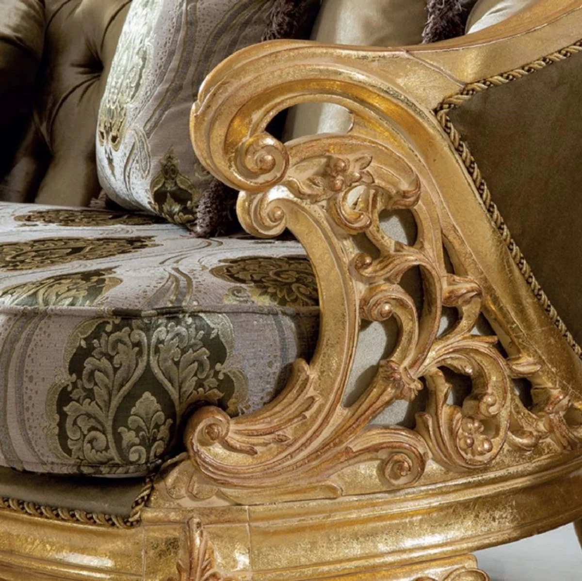 Luxus Barock Sofa Grün / Grau / Gold 235 x 95 x H. 110 cm - Handgefertigtes Wohnzimmer Sofa mit elegantem Muster - Barock Wohnzimmer Möbel - Edel & Prunkvoll