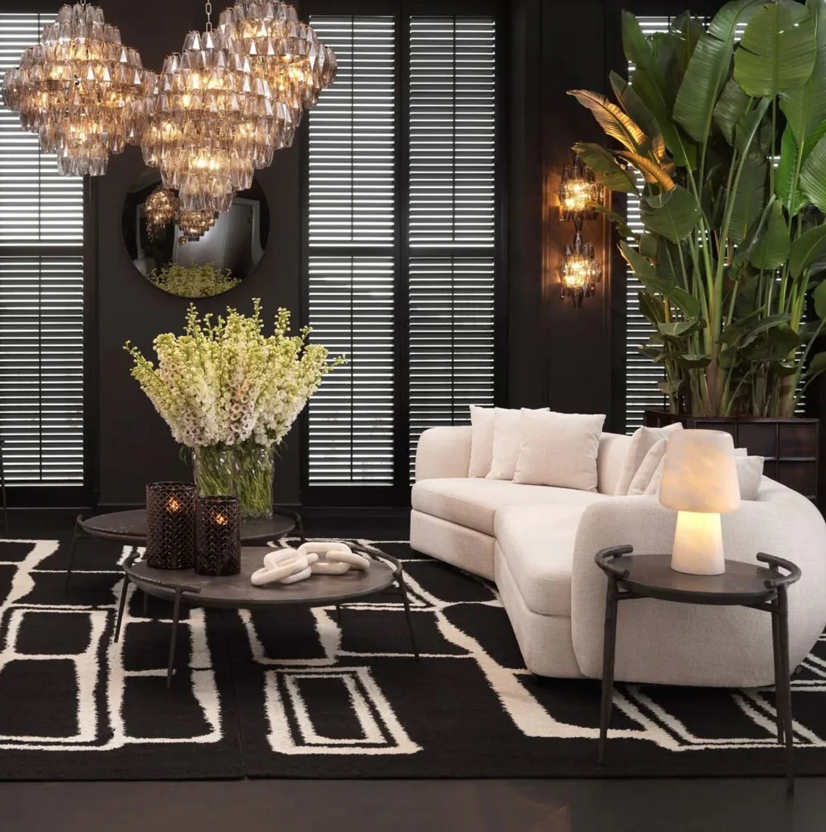 Luxus Sofa Beige / Schwarz 314 x 130 x H. 68 cm - Gebogenes Wohnzimmer Sofa - Hotel Sofa - Wohnzimmer Möbel - Hotel Möbel - Luxus Möbel - Luxus Einrichtung