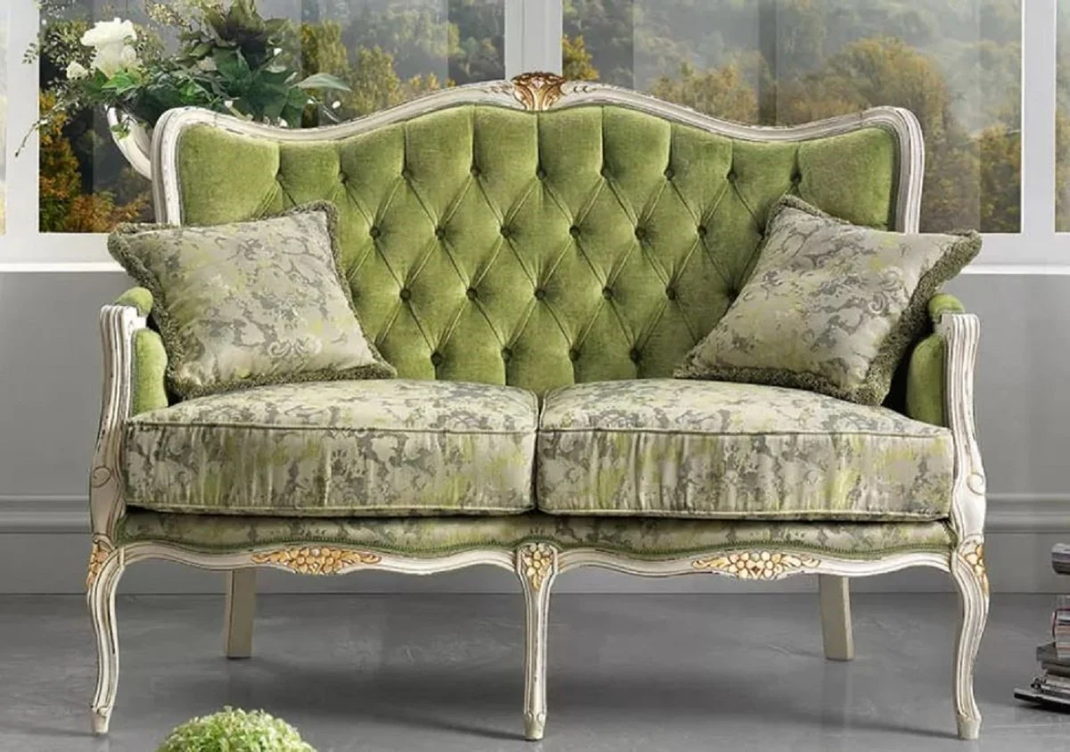Luxus Barock Sofa Grün / Weiß / Gold - Edles Wohnzimmer Sofa mit elegantem Muster und 2 dekorativen Kissen - Barock Möbel - Luxus Qualität - Made in Italy
