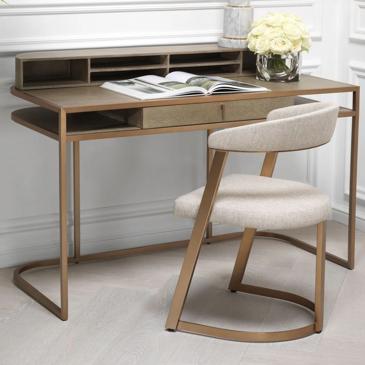 Designer Stuhl mit Armlehnen Naturfarben / Messingfarben 53,5 x 49 x H. 78 cm - Esszimmerstuhl - Bürostuhl - Designermöbel