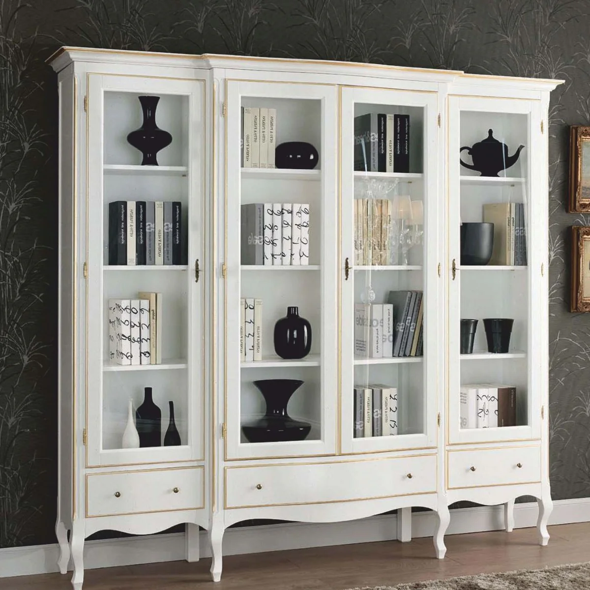 Luxus Barock Vitrine Weiß / Gold 237 cm - Barock Möbel - Made in Italy