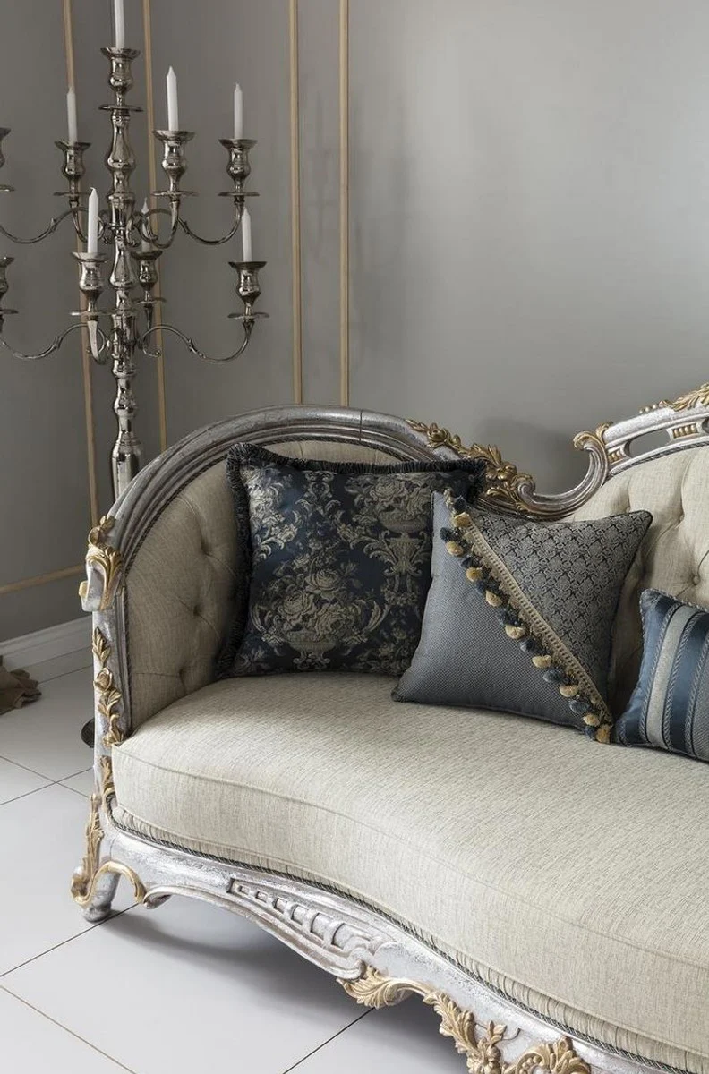 Luxus Barock Wohnzimmer Sofa mit dekorativen Kissen Creme / Blau / Silber / Gold 250 x 95 x H. 125 cm - Edel & Prunkvoll