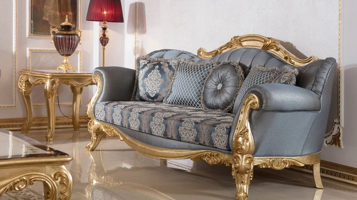 Luxus Barock Sofa Blau / Gold - Handgefertigtes Barockstil Wohnzimmer Sofa mit elegantem Muster - Barock Wohnzimmer Möbel - Edel & Prunkvoll