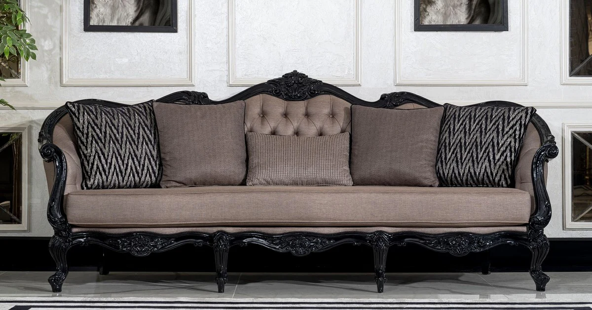 Luxus Barock Wohnzimmer Sofa Grau / Schwarz - Prunkvolles Barockstil Sofa mit dekorativen Kissen - Luxus Wohnzimmer Möbel im Barockstil - Barock Möbel - Edel & Prunkvoll