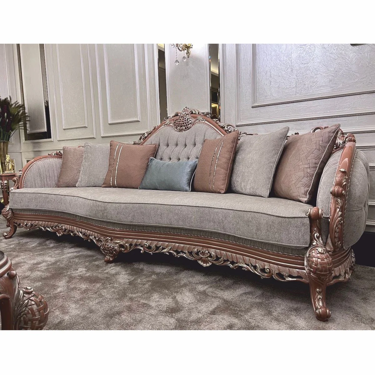 Luxus Barock Wohnzimmer Sofa Grau / Braun / Silber 295 cm - Barock Möbel