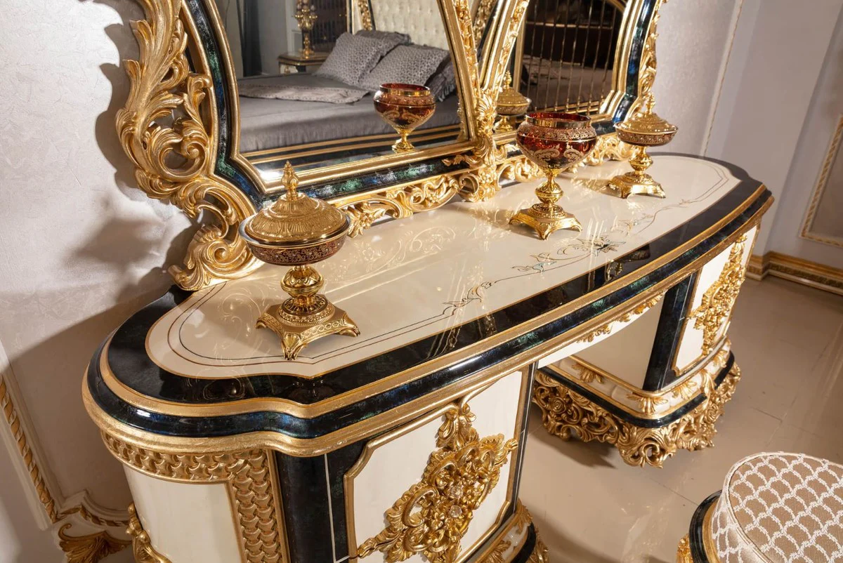 Luxus Barock Schlafzimmer Set Weiß / Blau / Gold - 1 Barock Schminkkommode mit 5 Schubladen & 1 Barock Spiegel & 1 Barock Hocker - Barock Schlafzimmer Möbel - Edel & Prunkvoll