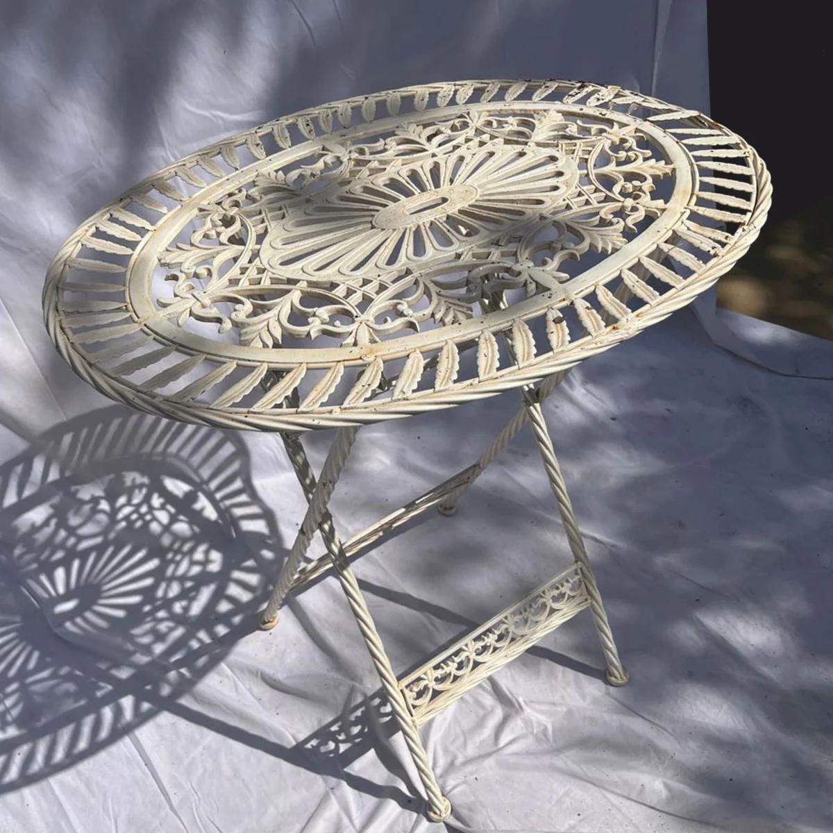 Jugendstil Gartentisch Creme 70 x 54 x H. 74 cm - Klappbarer Garten Esstisch