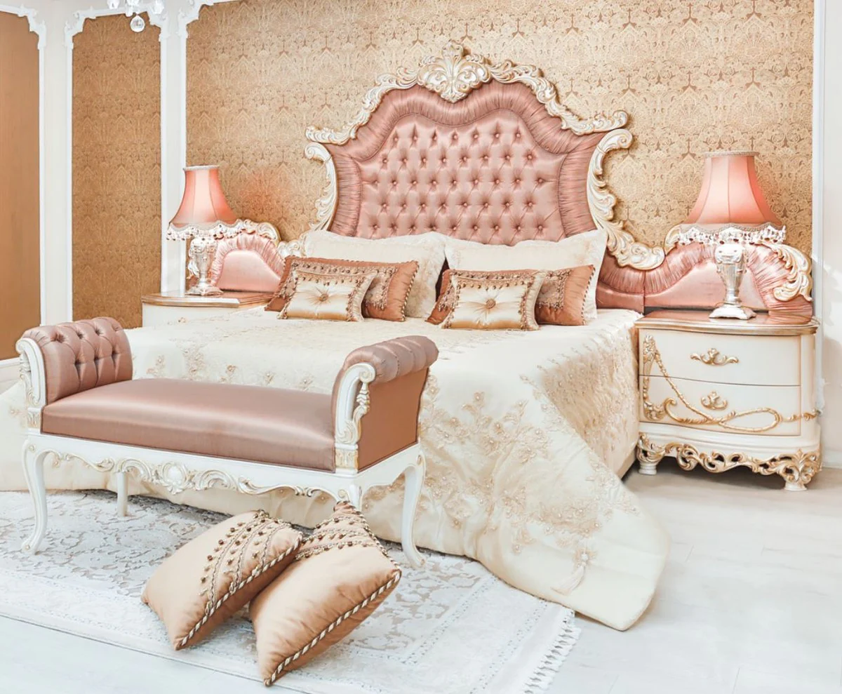 Luxus Barock Schlafzimmer Set Rosa / Weiß / Creme / Kupferfarben - 1 Doppelbett mit Kopfteil & 2 Nachttische & 1 Sitzbank - Barock Schlafzimmer Möbel - Edel & Prunkvoll