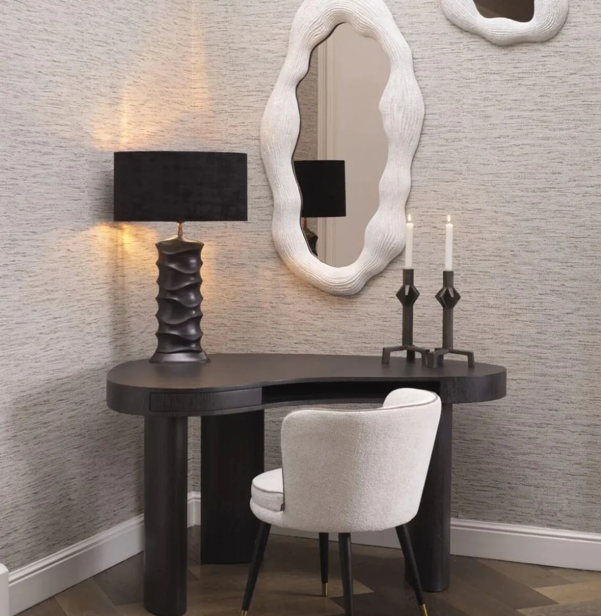 Luxus Spiegel Weiß / Bronze 71 x 6 x H. 123 cm - Ovaler Designer Wandspiegel - Garderoben Spiegel - Schlafzimmer Spiegel - Luxus Qualität