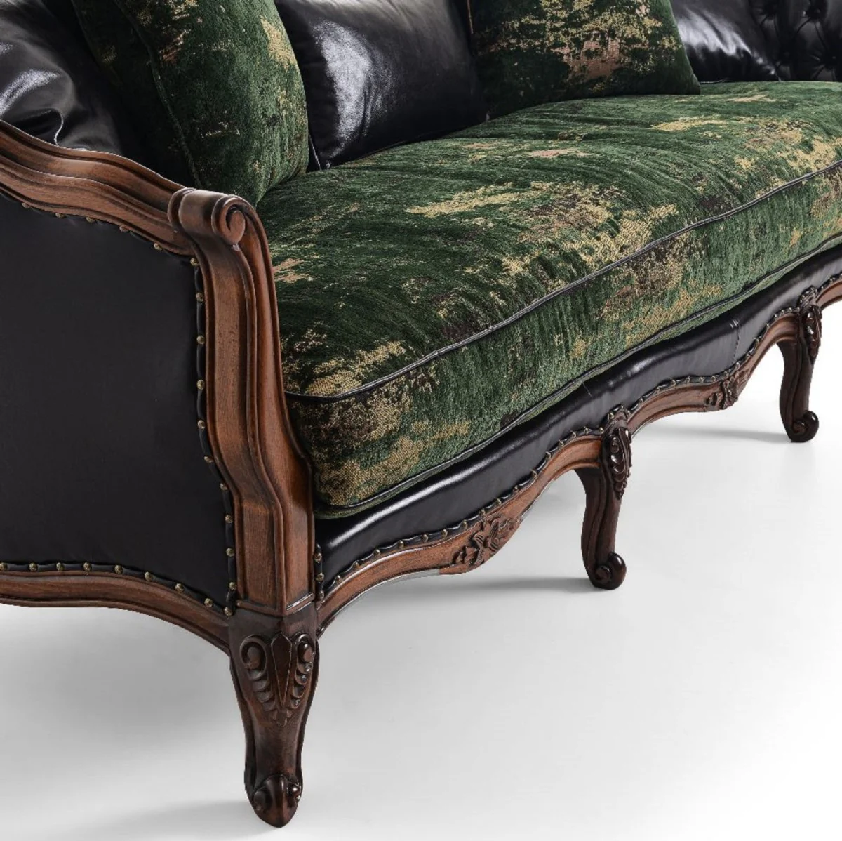 Luxus Barock Leder Sofa Schwarz / Grün / Braun - Prunkvolles Wohnzimmer Sofa mit hochwertigem Echtleder - Luxus Wohnzimmer Möbel im Barockstil - Barock Möbel - Edel & Prunkvoll
