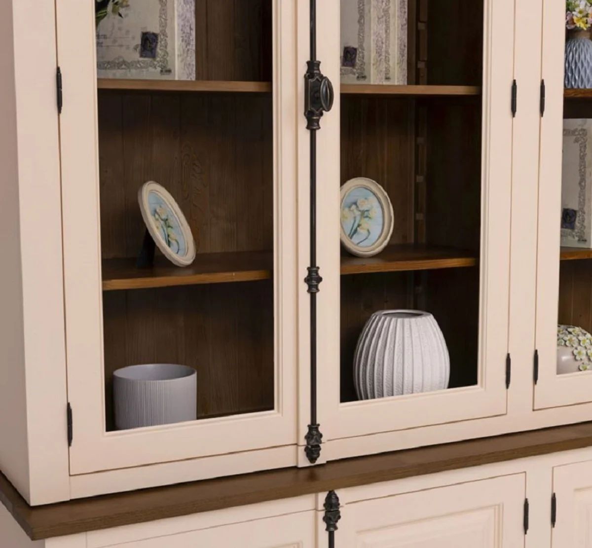 Landhausstil Esszimmerschrank Creme / Braun 223 x 50 x H. 228 cm - Massivholz Küchenschrank - Esszimmer Möbel im Landhausstil - Landhausstil Esszimmer Einrichtung