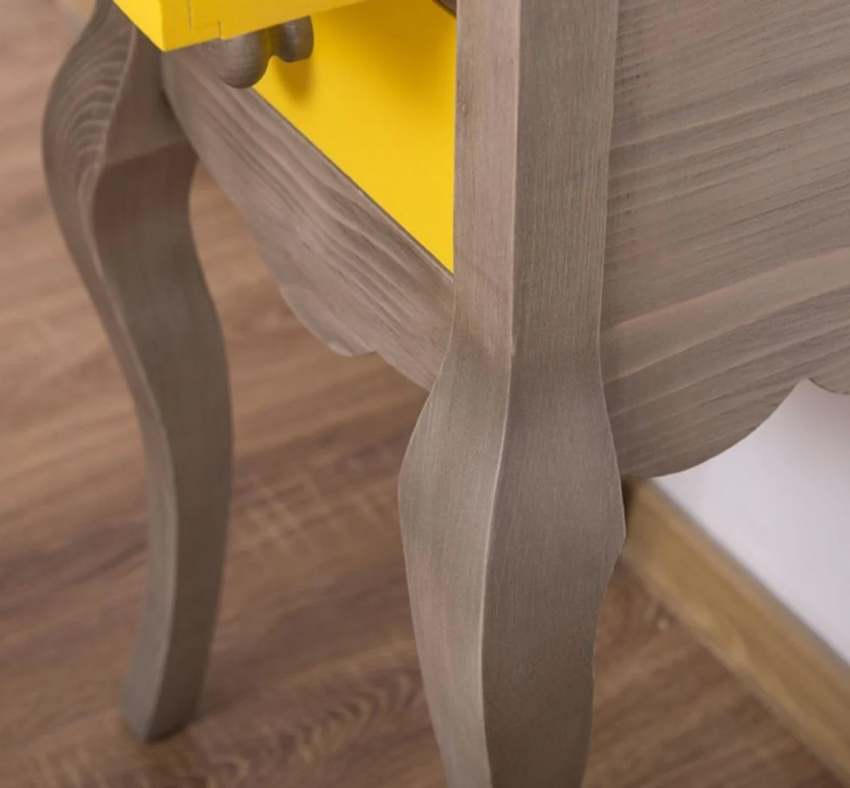 Landhausstil Beistelltisch Hellgrau / Gelb 40 x 34 x H. 70 cm - Massivholz Nachttisch - Kleine Schlafzimmer Kommode mit 2 Schubladen - Landhausstil Möbel