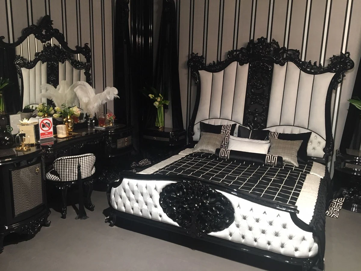 Luxus Barock Schlafzimmer Set Weiß / Schwarz / Grau - 1 Doppelbett mit Kopfteil & 2 Nachtkommoden - Hochwertige Schlafzimmer Möbel im Barockstil - Edel & Prunkvoll