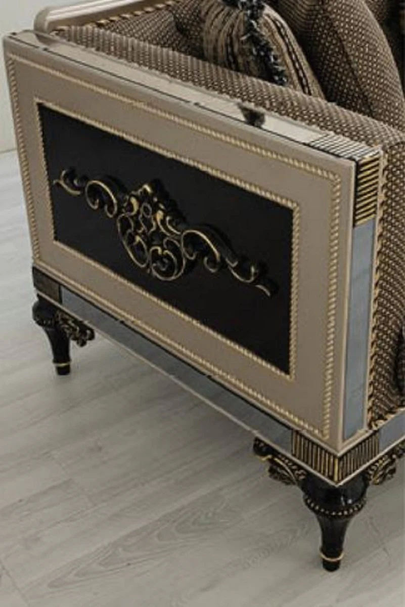 Luxus Barock Sofa Braun / Weiß / Schwarz / Gold - Prunkvolles Wohnzimmer Sofa mit dekorativen Kissen - Barock Wohnzimmer Möbel