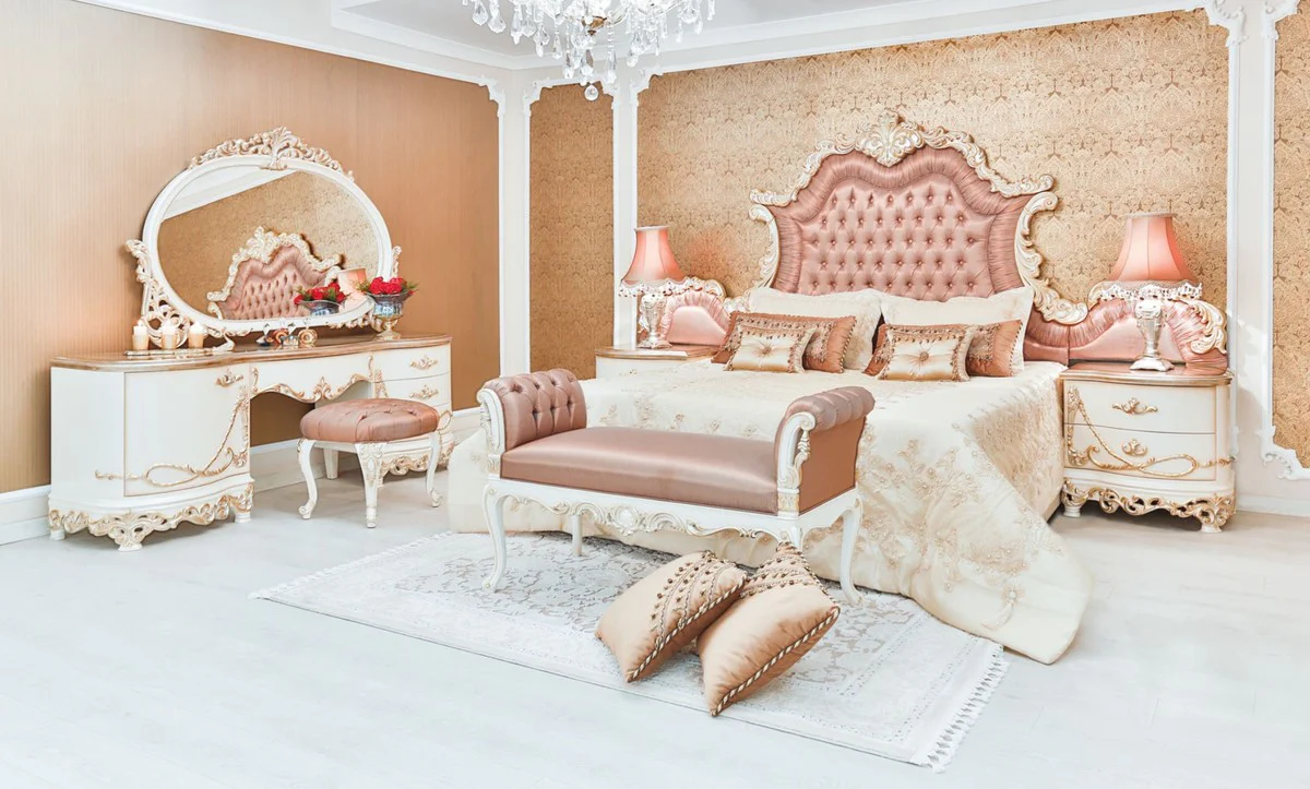 Luxus Barock Schlafzimmer Set Rosa / Weiß / Creme / Kupferfarben - 1 Doppelbett mit Kopfteil & 2 Nachttische & 1 Sitzbank - Barock Schlafzimmer Möbel - Edel & Prunkvoll