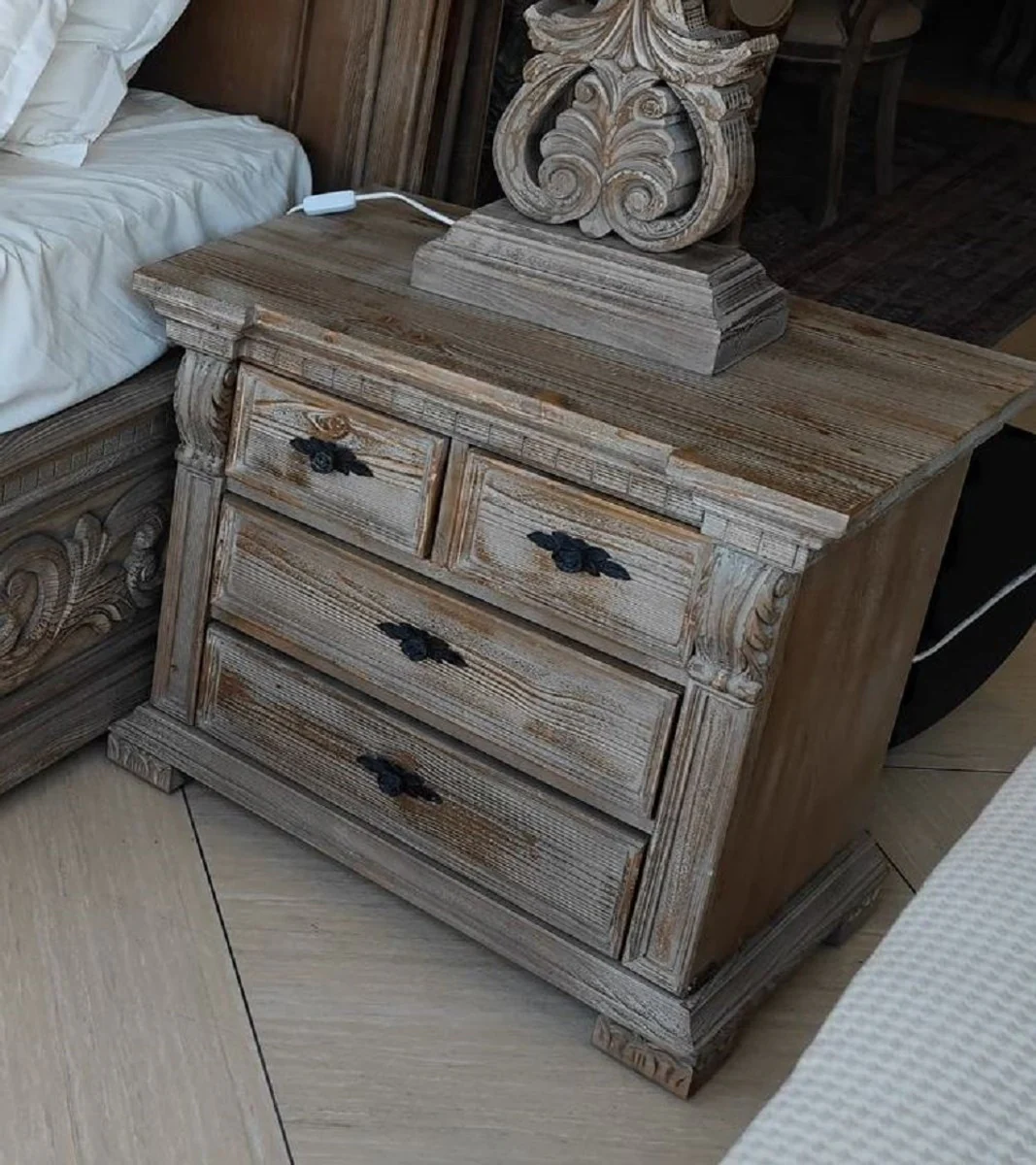 Pompöös by Luxus Barock Nachtkommode Provence Grau / Braun - designed by Harald Glööckler