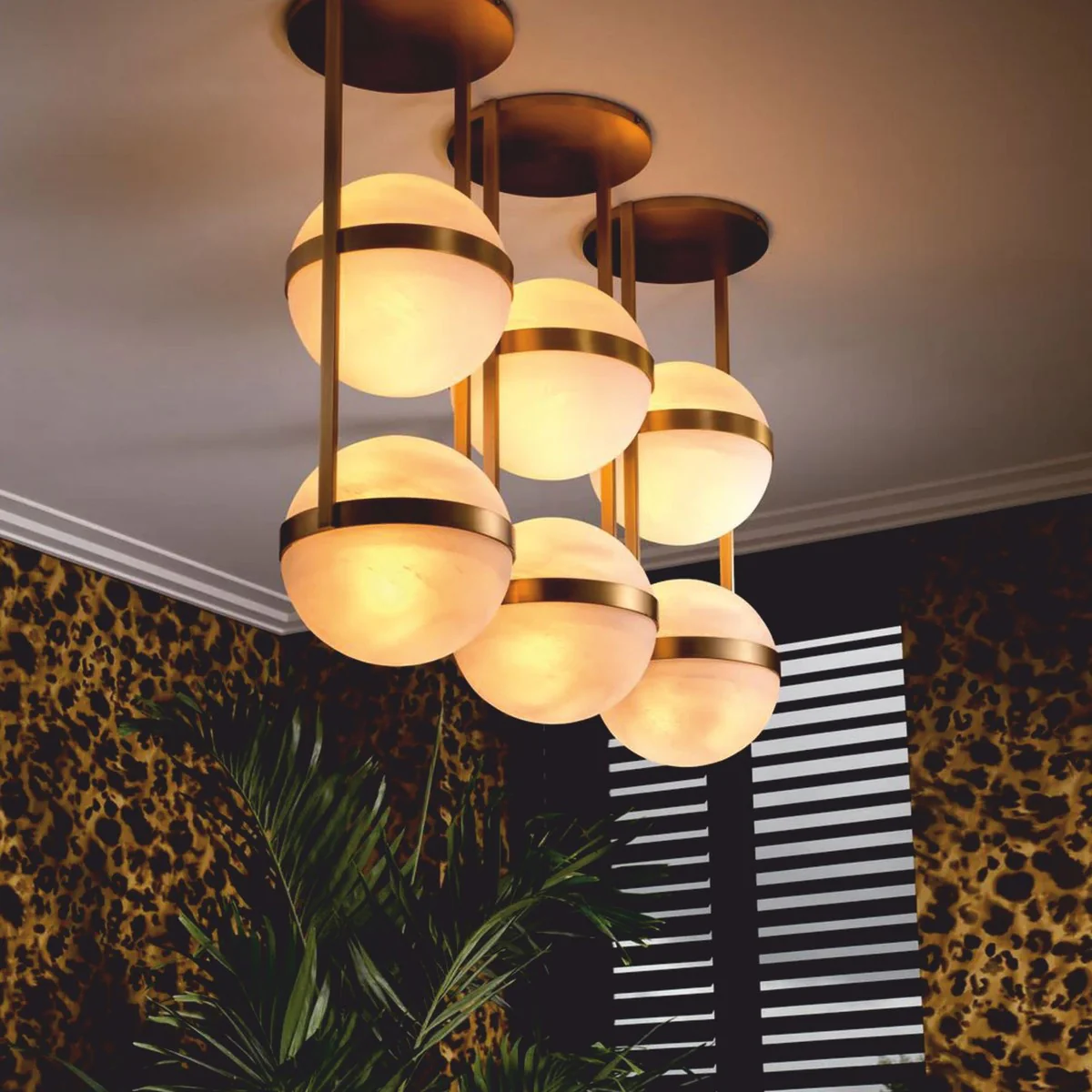 Luxus Deckenleuchte Antik Messing / Weiß H. 105 cm - Luxus Leuchten