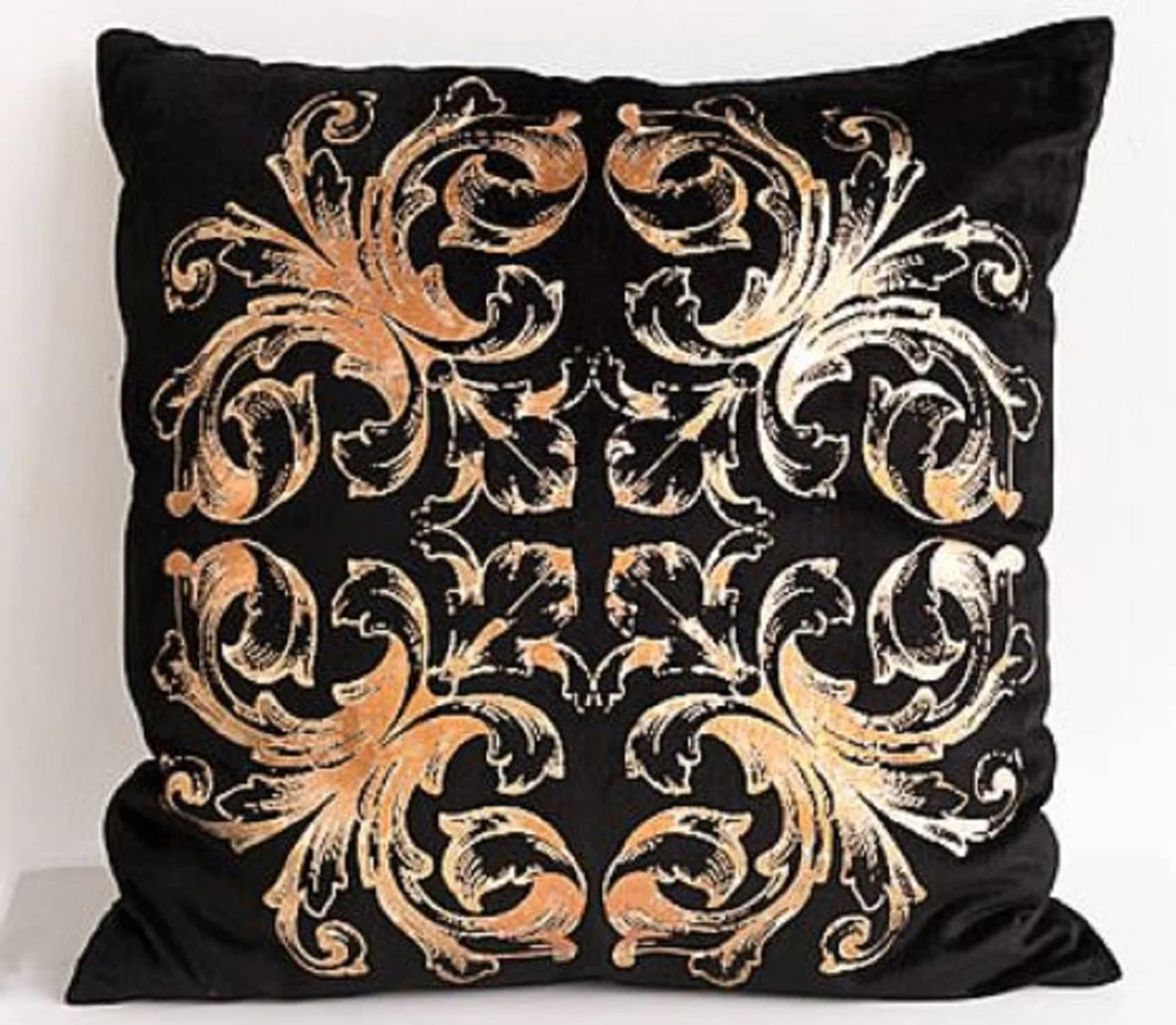 Luxus Barock Kissen Schwarz / Gold 50 x 50 cm - Deko Accessoires