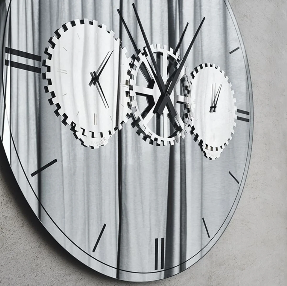 Luxus Wandspiegel / Wanduhr Silber Ø 120 cm - Elegante runde verspiegelte Wanduhr - Wohnzimmer Möbel - Luxus Qualität