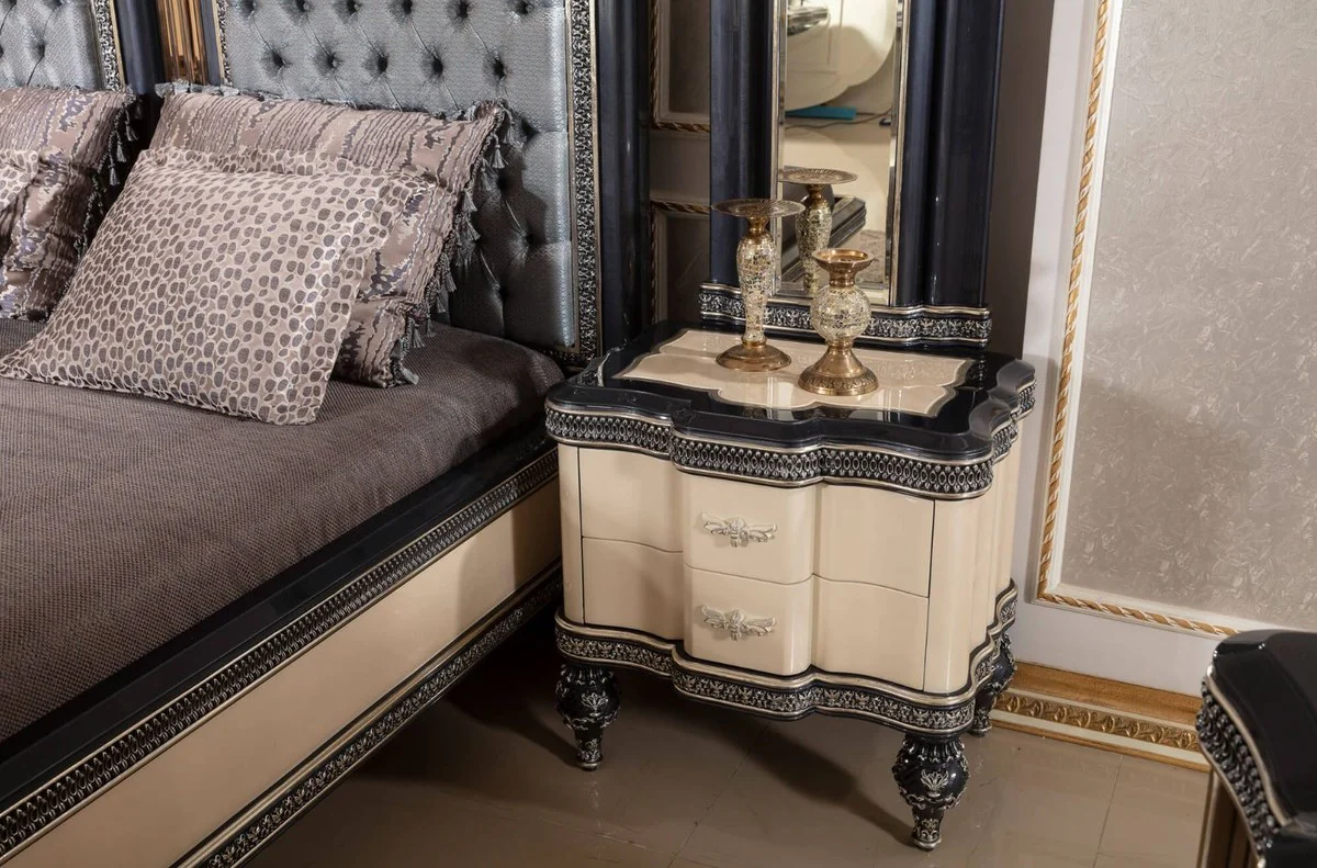 Luxus Barock Nachtkommode Beige / Schwarz / Gold - Prunkvoller Barockstil Nachttisch mit 2 Schubladen - Luxus Schlafzimmer Möbel im Barockstil - Barock Möbel - Barock Interior