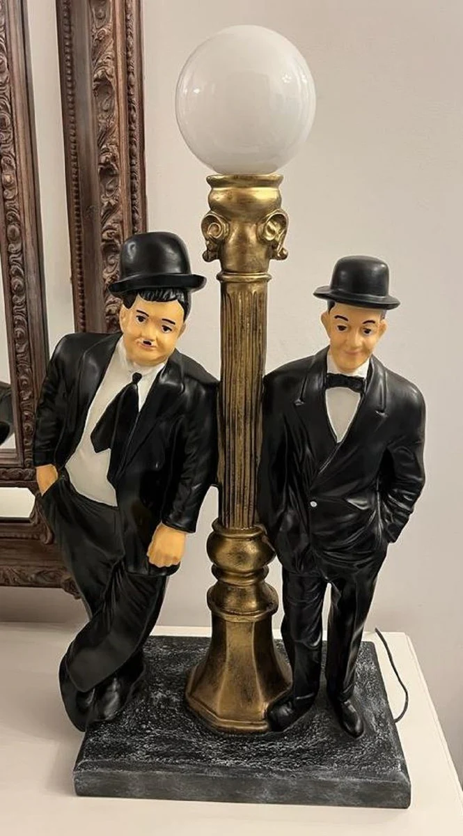 Luxus Tischleuchte Dick & Doof Schwarz / Antik Gold / Weiß 46 x 28 x H. 80 cm - Kunstharz Schreibtischleuchte mit rundem Glas Lampenschirm