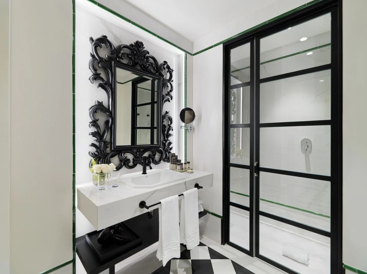 Luxus Barock Spiegel Schwarz - Handgefertigter Wandspiegel im Barockstil - Prunkvolle Barock Deko Accessoires