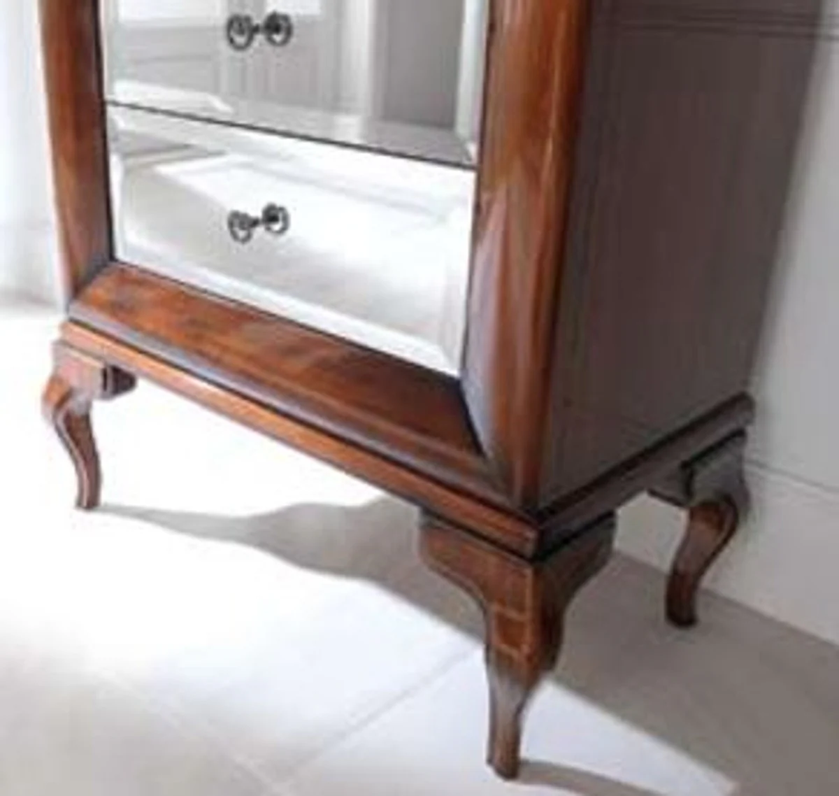 Luxus Neoklassik Vitrine Braun 76 x 42 x H. 200 cm - Vitrinenschrank mit Glastür und 2 verspiegelten Schubladen - Wohnzimmer Möbel