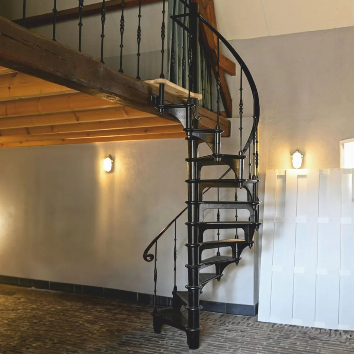 Gusseisen Wendeltreppe mit Geländer linke Seite Schwarz H. 300 cm - Rustikale Spiraltreppe