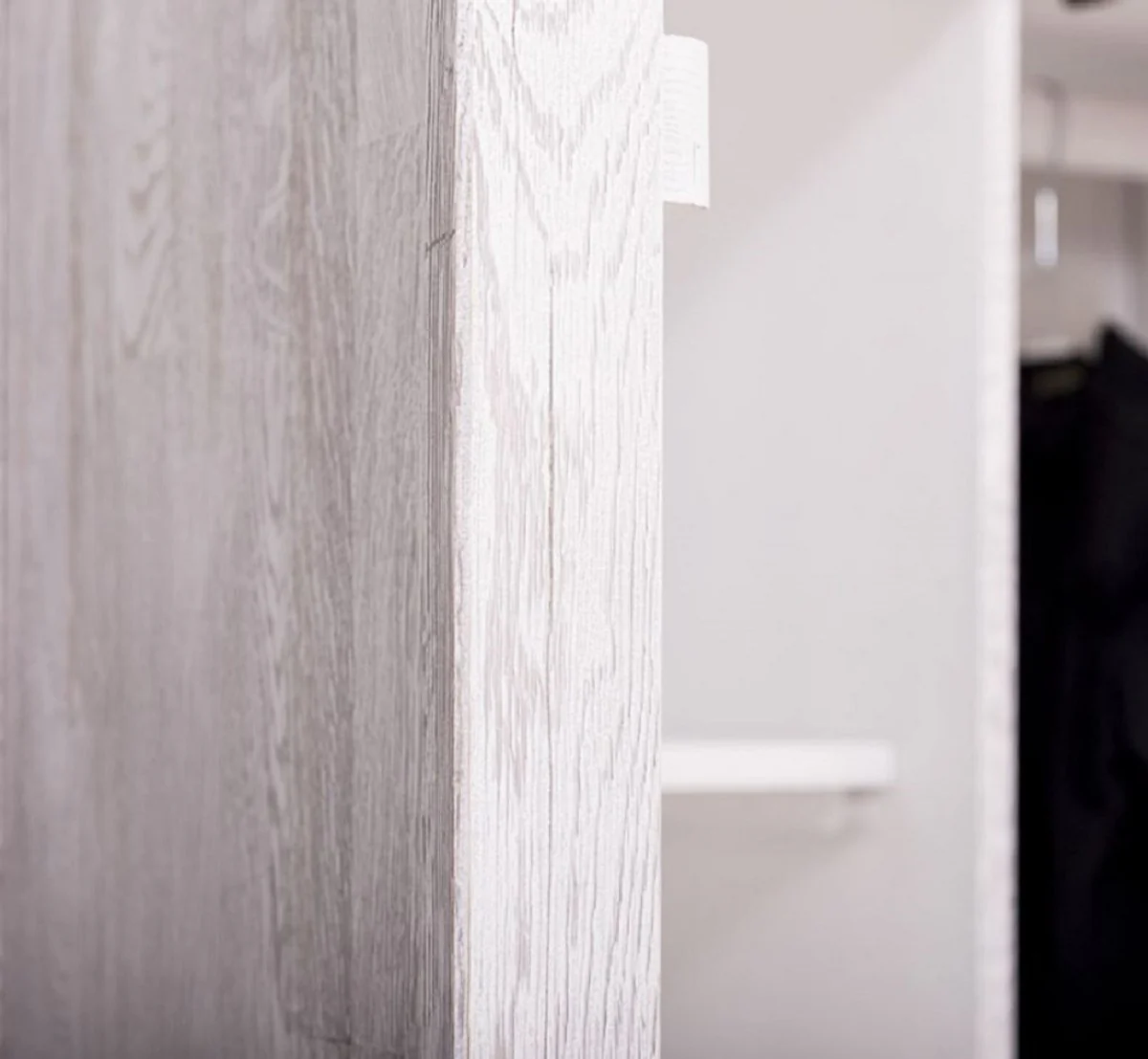 Landhausstil Kleiderschrank Weiß 110 x 53 x H. 190 cm - Massivholz Schlafzimmerschrank mit 2 Türen und Schublade - Landhausstil Schlafzimmer Möbel