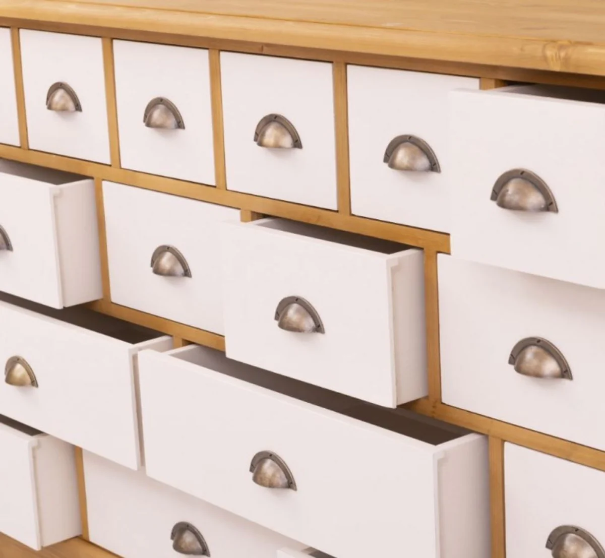 Landhausstil Kommode Naturfarben / Weiß 180 x 48 x H. 95 cm - Massivholz Schrank mit 19 Schubladen - Landhausstil Möbel - Möbel im Landhausstil - Landhausstil Einrichtung