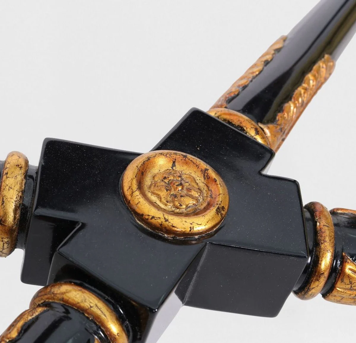 Luxus Barock Couchtisch Braun / Schwarz / Gold 122 x 81 x H. 56 cm - Edler Massivholz Wohnzimmertisch mit Glasplatte - Barock Möbel