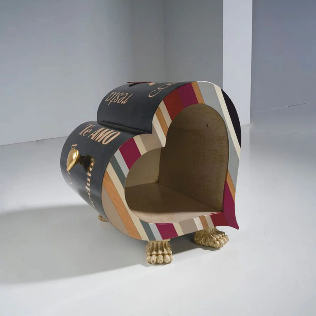 Luxus Designer Hundehaus in Herzform 45 x H. 50 cm - Hundemöbel