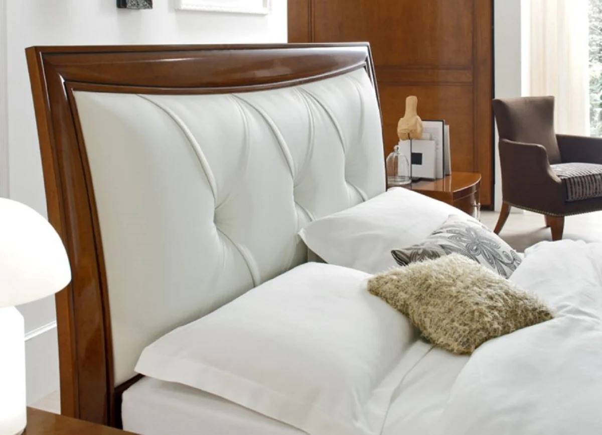 Luxus Biedermeier Doppelbett Braun / Weiß 188 x 219 x H. 128 cm - Massivholz Bett mit Echtleder Kopfteil - Schlafzimmer Möbel - Luxus Qualität