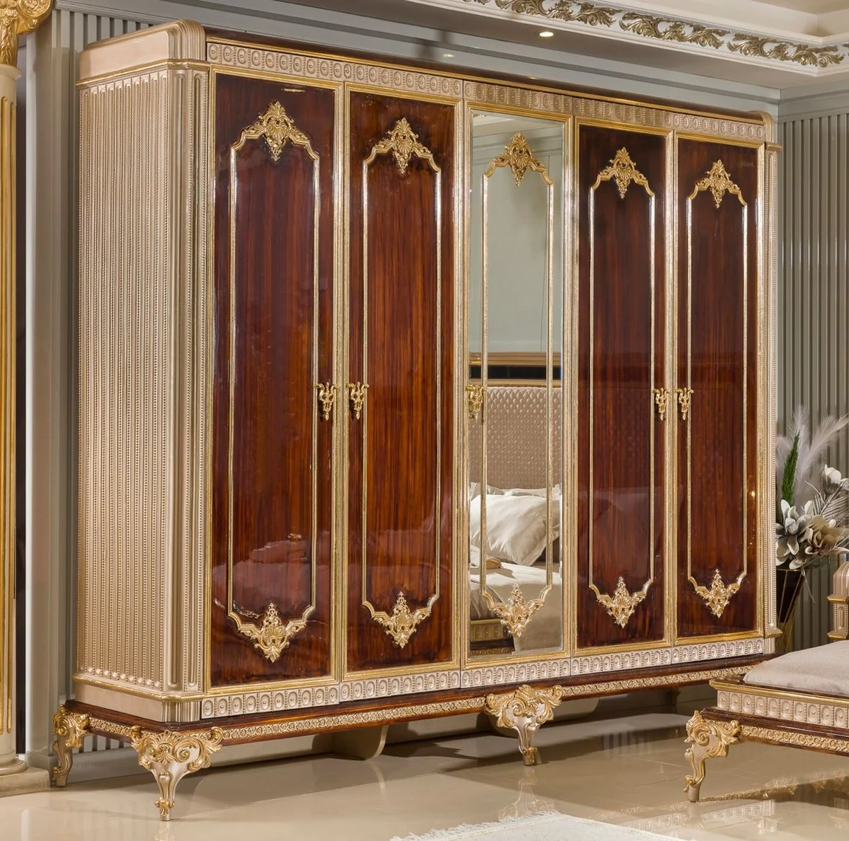 Luxus Barock Schlafzimmer Schrank mit 5 Türen Dunkelbraun / Grau / Gold - Barock Möbel