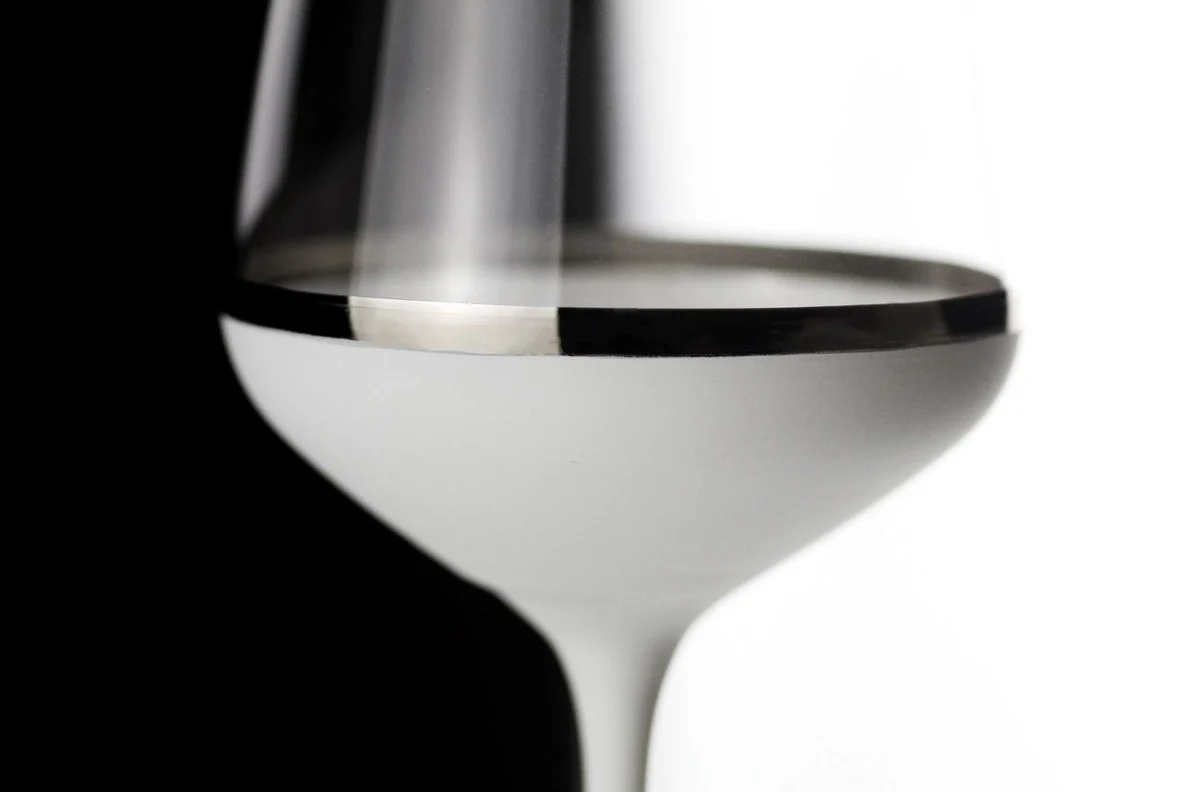 Luxus Rotweinglas 6er Set Weiß / Silber Ø 8,5 x H. 24 cm - Handgefertigte und handbemalte Weingläser - Hotel & Restaurant Accessoires - Luxus Qualität