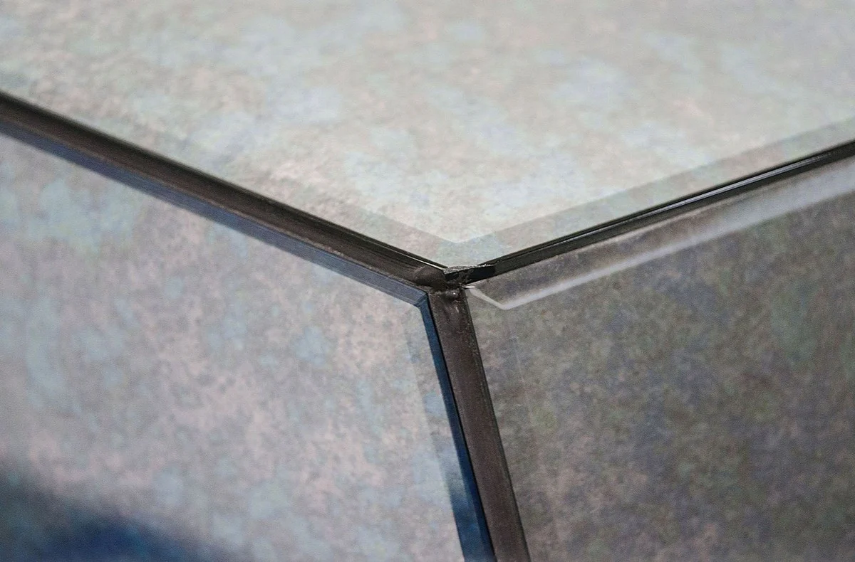 Designer Beistelltisch mit antikem Spiegelglas 65 x 50 x H. 60 cm - Designer Kollektion