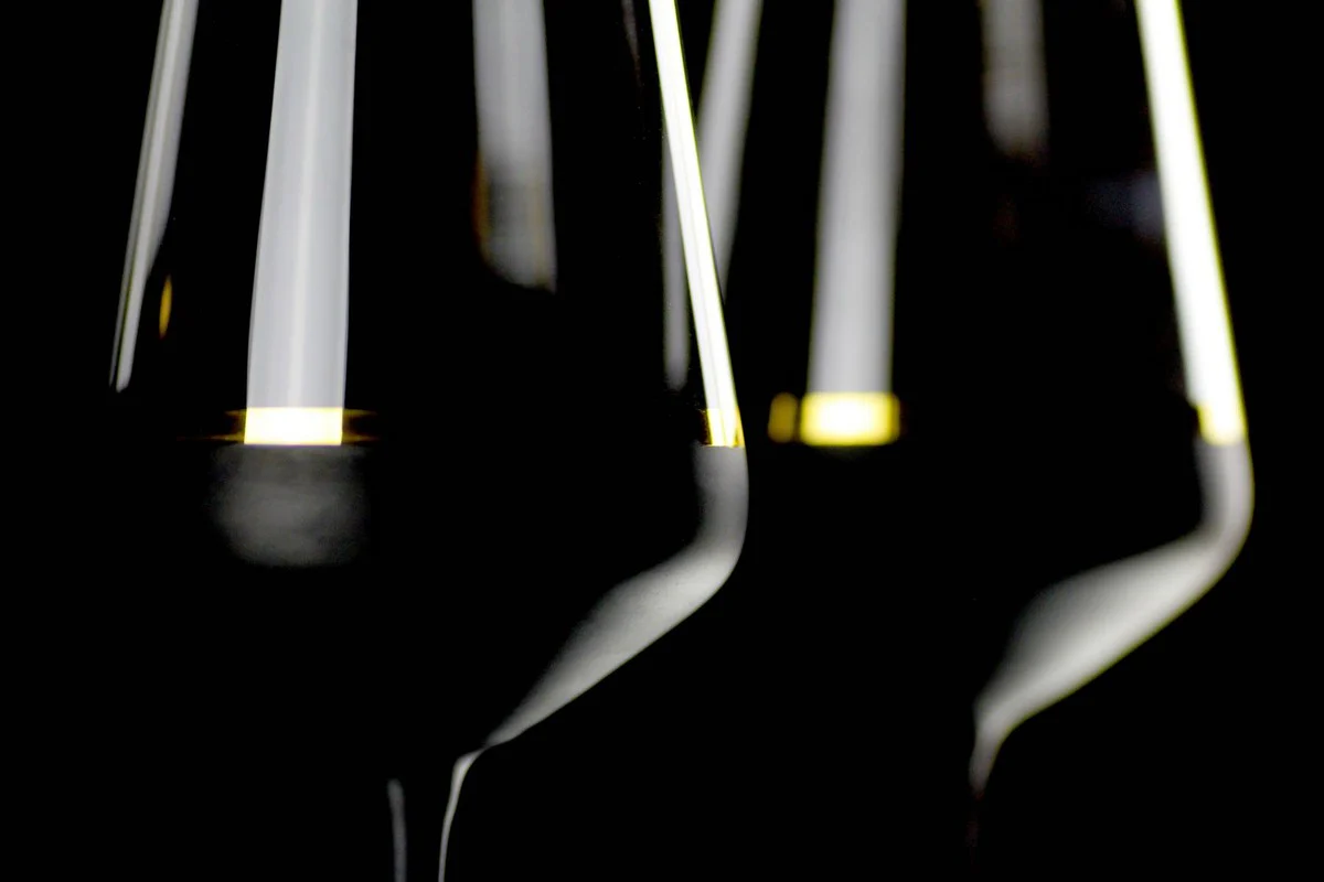 Luxus Rotweinglas 6er Set Schwarz / Gold Ø 8,5 x H. 24 cm - Handgefertigte und handbemalte Weingläser - Hotel & Restaurant Accessoires - Luxus Qualität