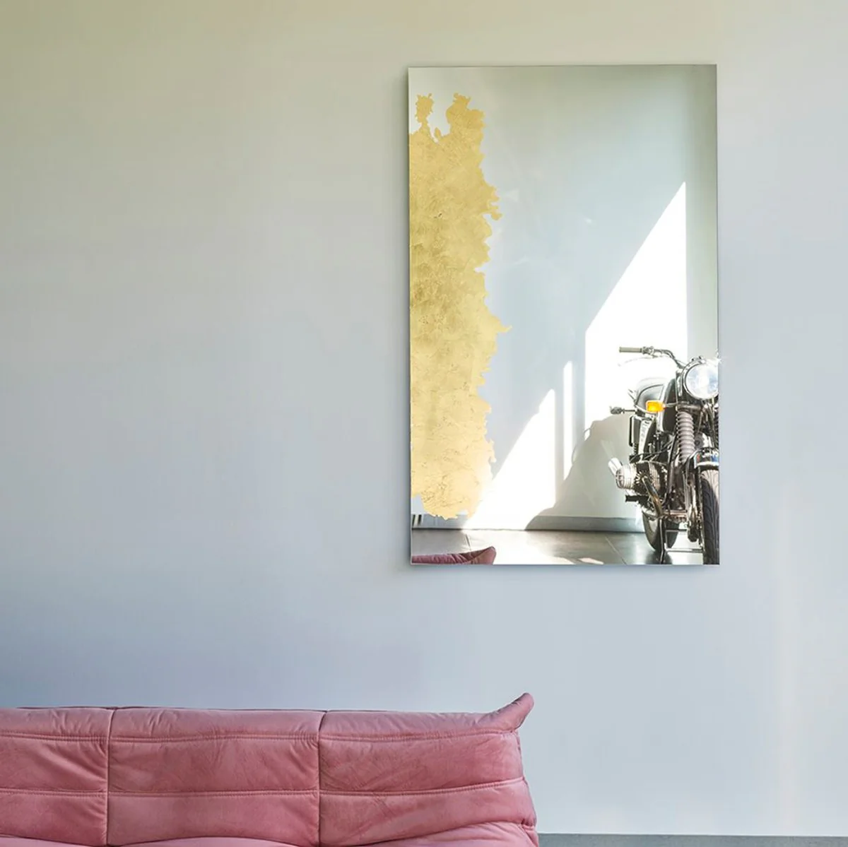 Luxus Wandspiegel Gold 80 x 2,5 x H. 130 cm - Rechteckiger Wohnzimmer Spiegel - Schlafzimmer Spiegel - Garderoben Spiegel - Luxus Möbel - Luxus Interior - Luxus Qualität