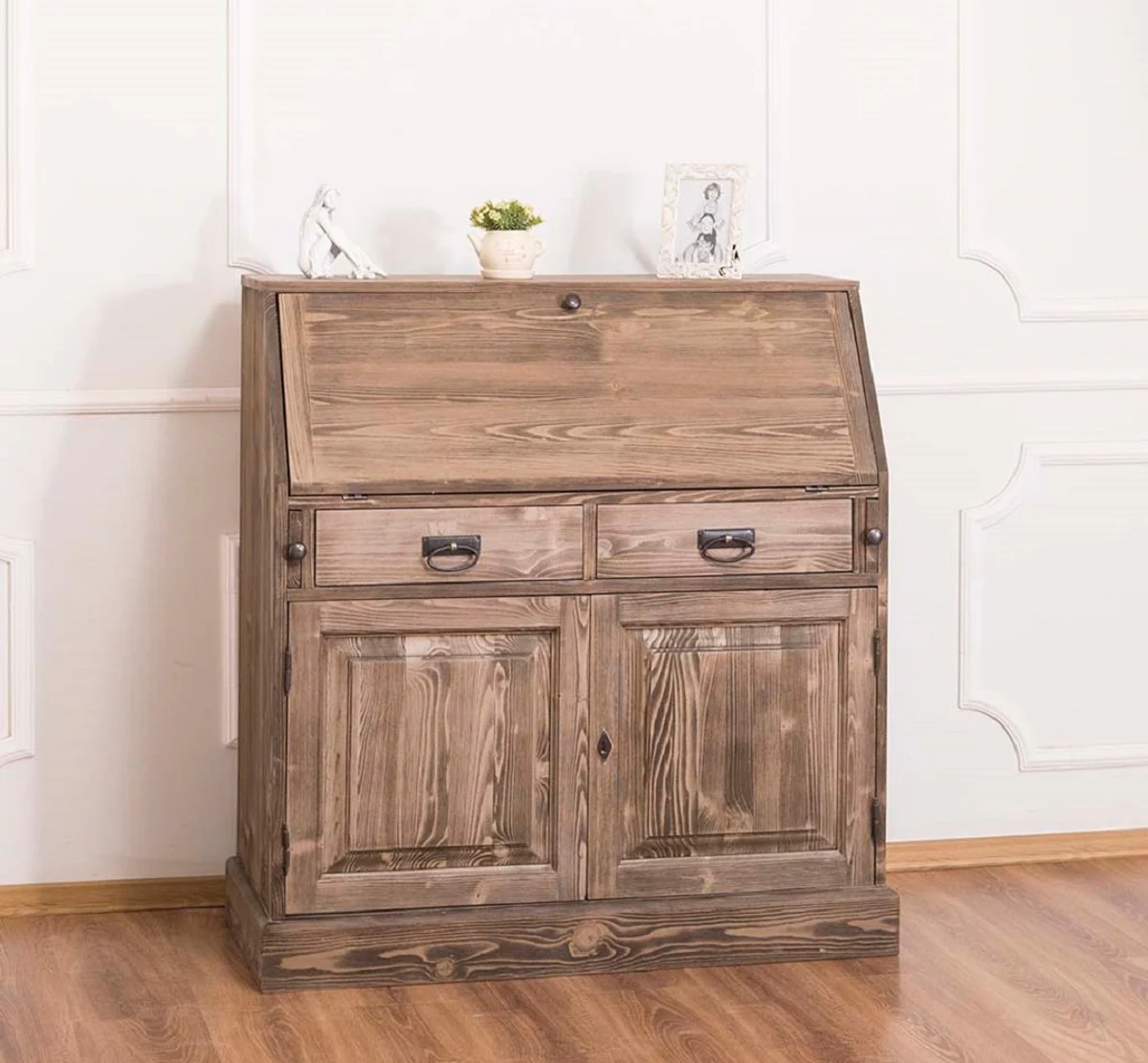 Landhausstil Schreibkommode mit 2 Türen und 8 Schubladen Braun 106 x 49 x H. 109 cm - Möbel im Landhausstil