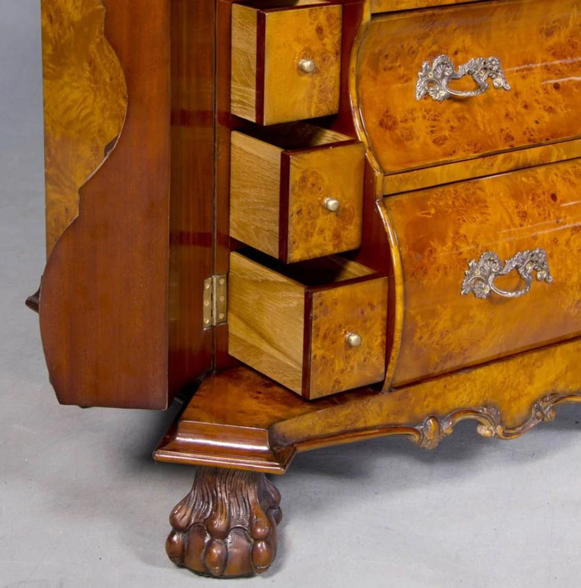 Luxus Jugendstil Schreibkommode mit 18 Schubladen Hellbraun / Braun / Grün / Silber - Prunkvolle Massivholz Kommode - Luxus Möbel im Barockstil - Barock Büro Möbel - Edel & Prunkvoll