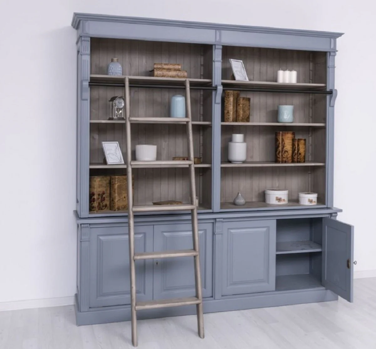 Landhausstil Bücherschrank mit Leiter Hellblau / Grau 223 x 51 x H. 228 cm - Massivholz Schrank - Wohnzimmerschrank - Regalschrank - Büroschrank - Landhausstil Möbel