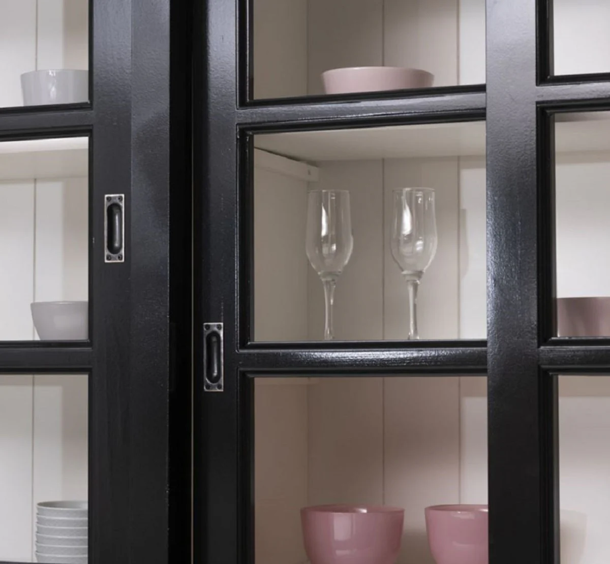 Landhausstil Esszimmerschrank Schwarz / Weiß 280 x 55 x H. 225 cm - Massivholz Küchenschrank - Esszimmer Möbel im Landhausstil - Landhausstil Esszimmer Einrichtung